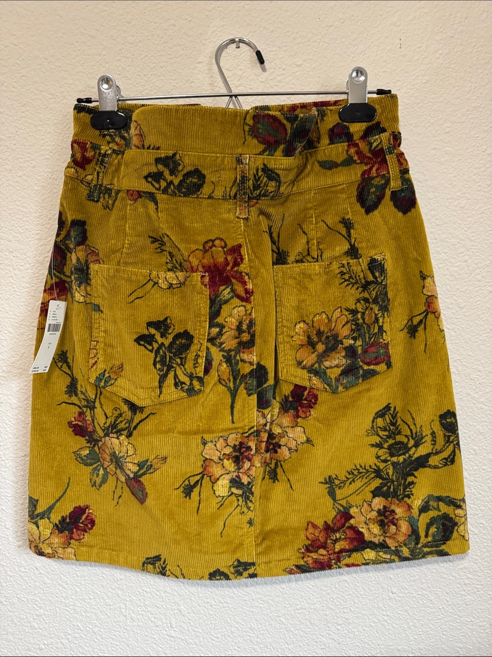 PILCRO Floral Corduroy Button-Front Skirt in Mustard - Picture 5 of 6